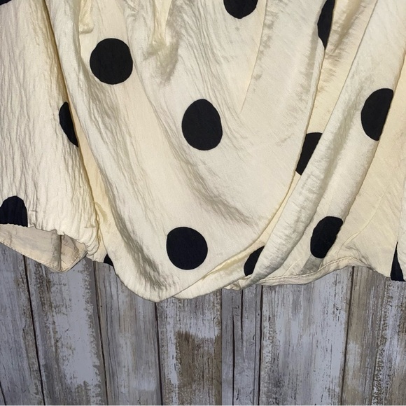 Future Collective Polka Dot Crop - Picture 3 of 6